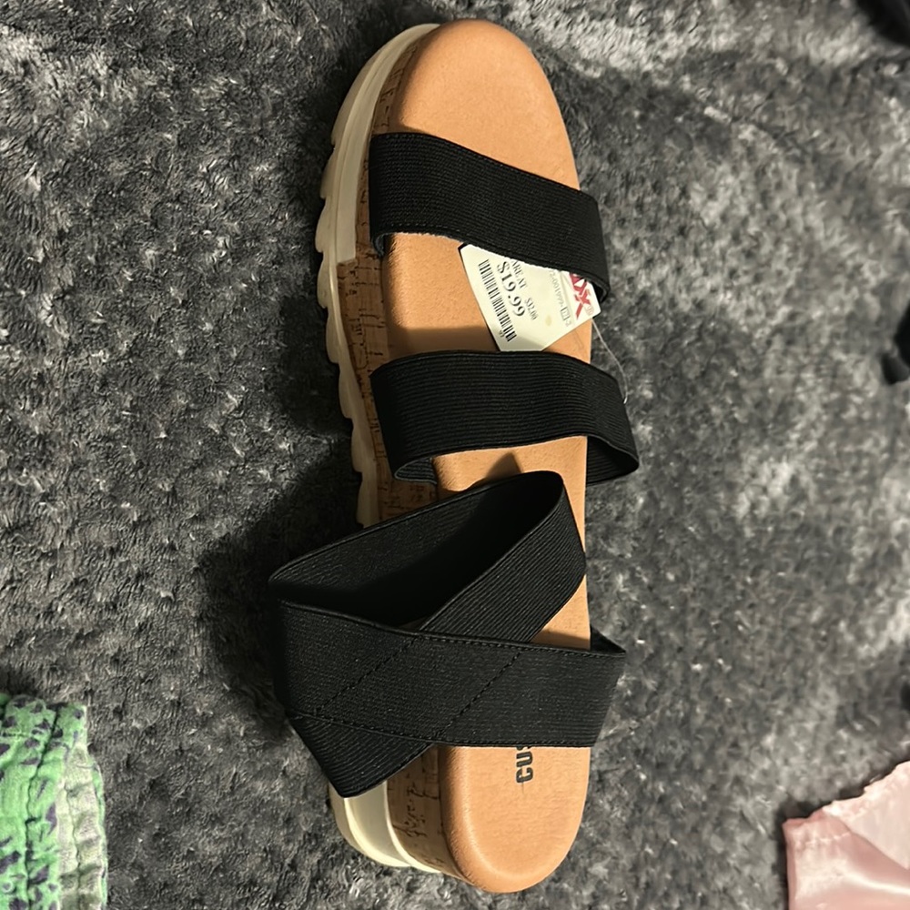 black platform shoes from cushionaire